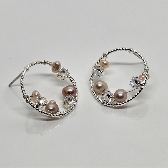 Silver Tone Cream Pearl and Crystal CZ? Earrings - Picture 2 of 16